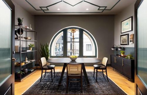Fairlie-Poplar Historic District Hotel | The Candler Hotel Atlanta, Curio Collection by Hilton