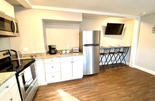Yacht Club Apartment | The Cape 1 Gulf access