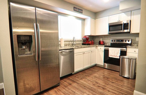 Yacht Club Apartment | The Cape 2 Gulf access