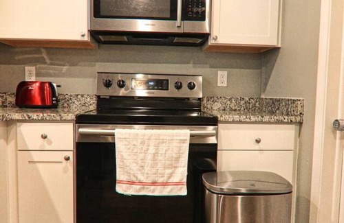 Yacht Club Apartment | The Cape 2 Gulf access