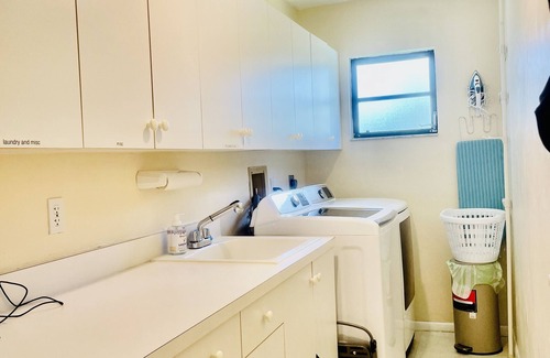 Fort Myers House | The Cape Coral’s Hideout! Electric Heated Pool!