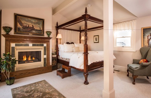 South Yarmouth Bed & Breakfast | The Captain Farris House B&B