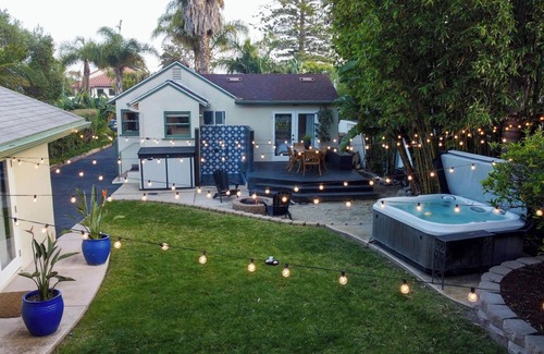 East Mesa Cottage | The Captain's Cottage on Shoreline Drive