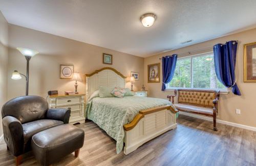 Rockaway Beach House | The Captain's Quarters