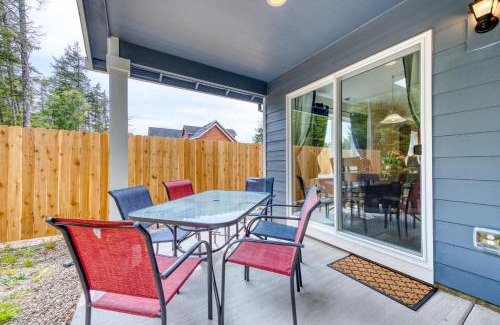 Rockaway Beach House | The Captain's Quarters