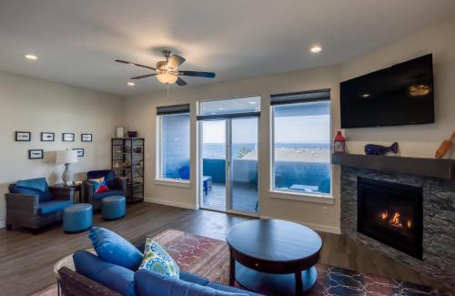Depoe Bay House | The Captains Lookout Sleeps 6, Hot Tub, Pet Friendly, Ocean View