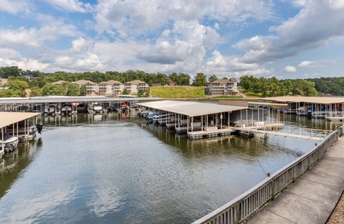 Lake Ozark Condo | The Captains Quarters in Ozark | JZ Vacation Rentals