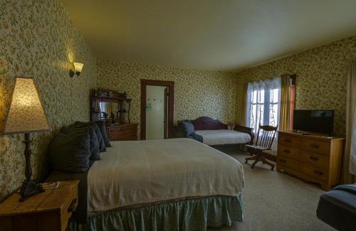 Fort Bragg Hotel | The Captains Quarters