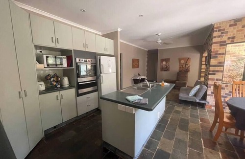Hideaway Bay House | The Captains Retreat - Family Friendly Beach house