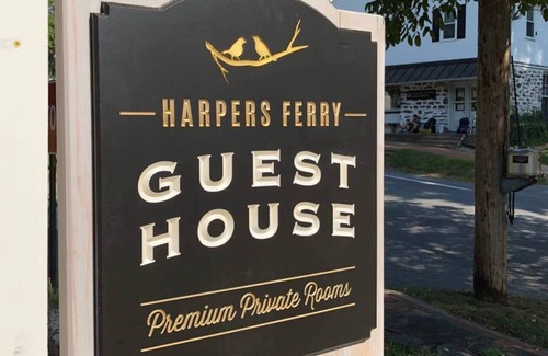Harpers Ferry House | The Cardinal Suite at Harpers Ferry Guest House