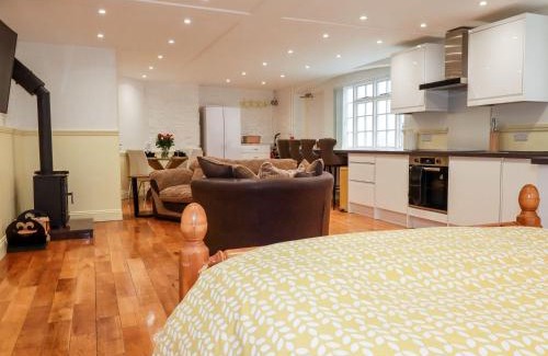 Torpoint Apartment | The Carew Loft