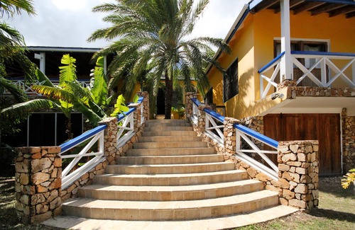 Falmouth Harbour Villa | The Carib House 5 Bedrooms And Pool Close To Beach