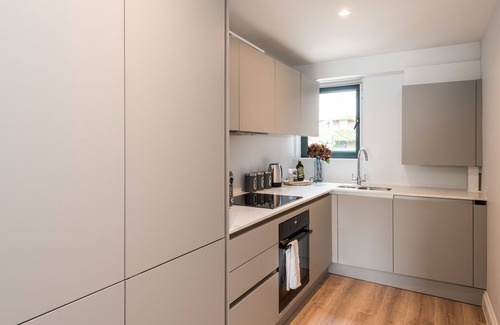 Kensington Apartment | The Carlyle - Elegant Serviced Apartments