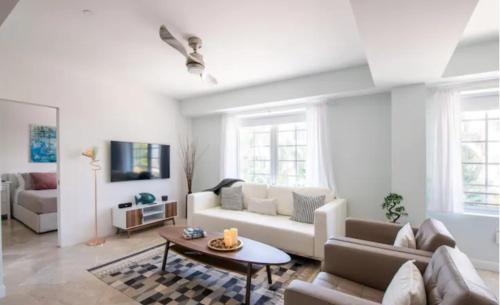 South Beach Apartment | The Carlyle Oceanfront Luxe Condo Miami Beach