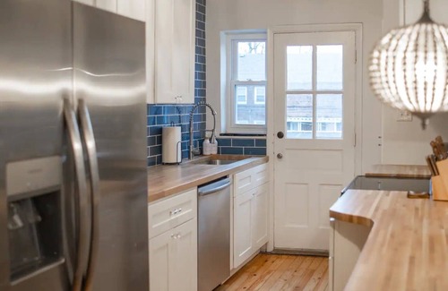 Grandview Heights House | The Carolina (C)- King Bed- Hot Tub- Near OSU