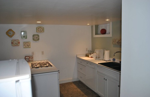 Bayfield Condo | The Carriage House Sleeps 4. Downtown Bayfield! Walk to everything!