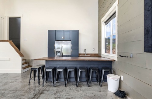 Cherimoya Hill Other | The Carriage House @ Bear Lake -Newly Built - SLEEPS 45 PLUS! Great Location