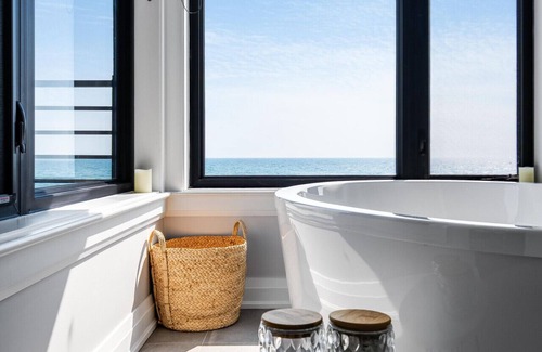 Leamington House | The Carrington Cove Lake Retreat