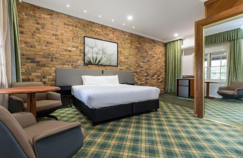 Bungendore Hotel | The Carrington Inn - Bungendore