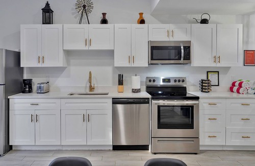 Wynwood Art District House | The Carter - A Rustic Pool Housen