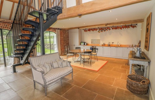 Moreton Cottage | THE CARTHOUSE, pet friendly, luxury holiday cottage in Welland