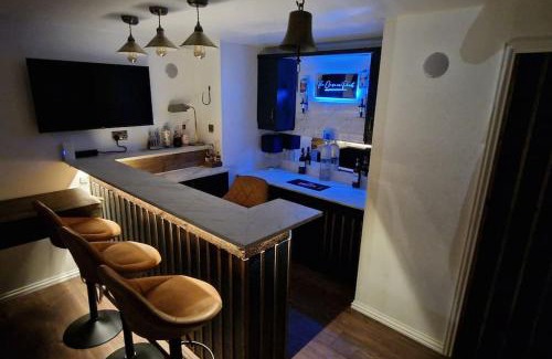 Witney Apartment | The Case in Point