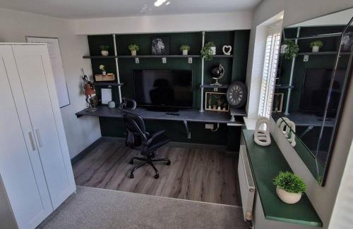 Witney Apartment | The Case in Point