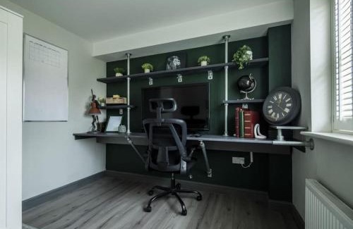 Witney Apartment | The Case in Point