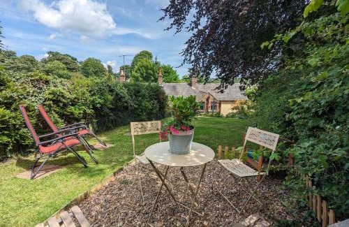 Fenny Bentley House | The Casey