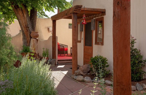 Taos House | The casita is a little getaway 2 blocks from Taos Plaza with free WiFi!