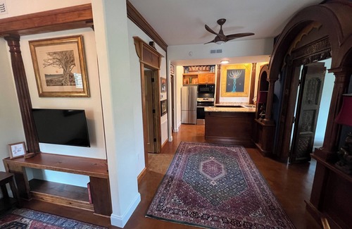DeLand Apartment | The Casita is a stunning villa in a tropical oasis in historic downtown DeLand.