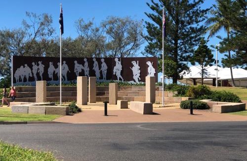 Emu Park House | The Castaway
