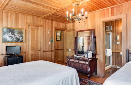 Ocracoke Hotel | The Castle Bed And Breakfast