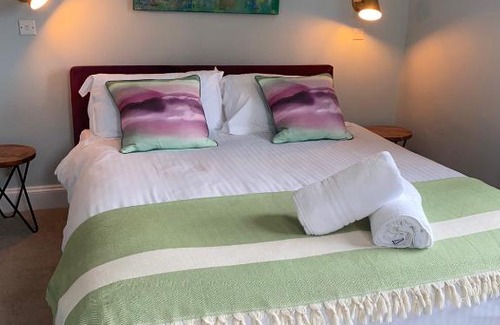 Bradford-on-Avon Hotel | The Castle Inn Bradford on Avon
