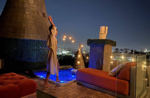 Hollywood Dell House | The Castle Ivar