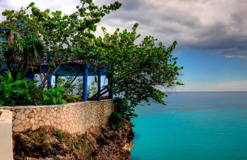 Negril Resort | The Caves