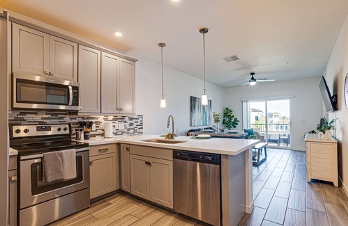 Ocotillo Condo | The Cays, Comfort and Relaxation Await! 1 Month Min, Heated Community Pool