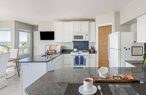 Cayucos Apartment | The Cayucan Bungalows by AvantStay Pet-Friendly Getaway Steps from Cayucos State Beach