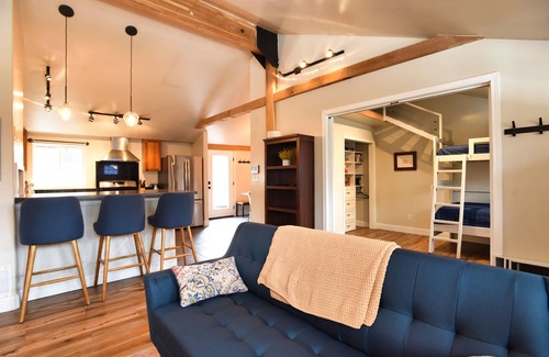 Anchorage Cottage | The Cedar Cottage