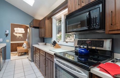 Windcliff Estates House | The Cedars Luxury At Windcliff 5 Bedroom Home by RedAwning