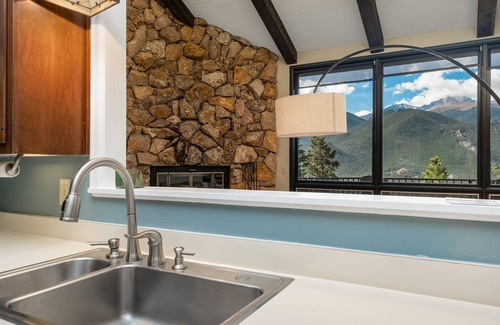 Windcliff Estates House | The Cedars Luxury At Windcliff 5 Bedroom Home by RedAwning