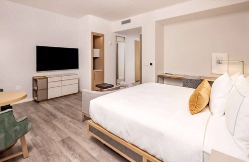 Central Park South Hotel | The Central at 5th, a Hilton Club - 1 Bedroom Premier