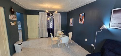 Camperdown Apartment | The Central Comfort