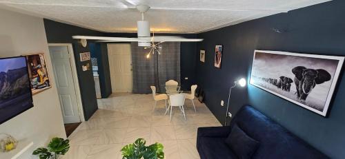 Camperdown Apartment | The Central Comfort