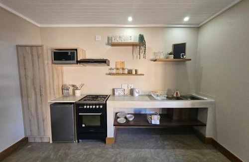 Kareeberg Apartment | The Central Suite