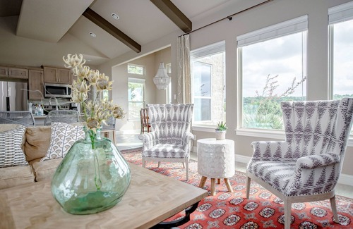 Spring Branch House | The Century Oak: 3-Unit Estate next to Remi's Ridge & Hayes Hollow