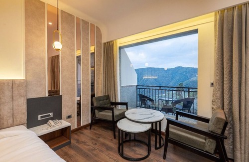 Kandaghat Hotel | The Chail Resort