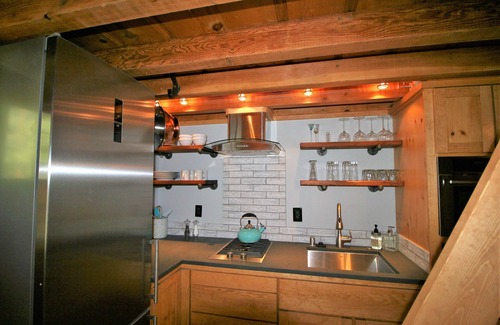 Pineland Cabin | The Chalet 300: Sunnyside West Shore Lake Tahoe - Romantic Cabin at Lake Tahoe