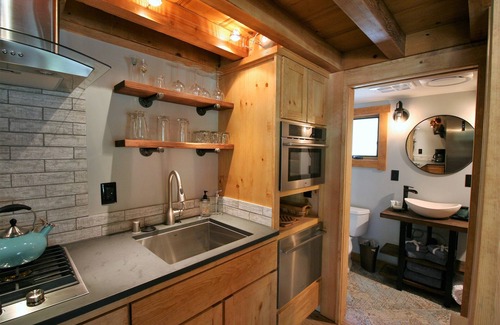 Pineland Cabin | The Chalet 300: Sunnyside West Shore Lake Tahoe - Romantic Cabin at Lake Tahoe