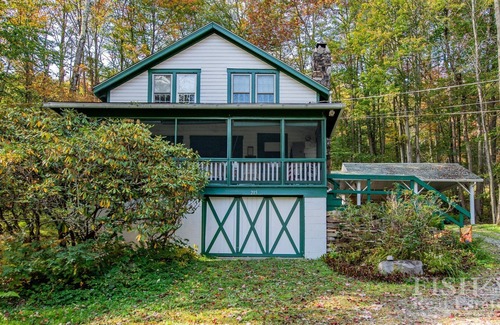 Laporte House | "The Chalet" at Lake Mokoma